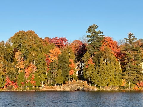 Lakefront Log Cabin | Sandy Shore, Sauna & Sunsets