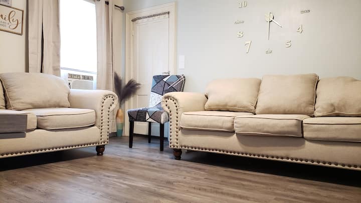 غرفة المعيشة في الطابق الثاني