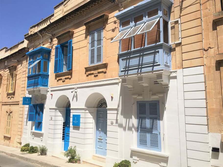 FACADE