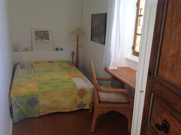 Schlafzimmer 4