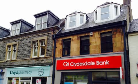 Spacious maisonette, Central Fort William. Parking