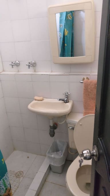 Baño privado en una habitacion