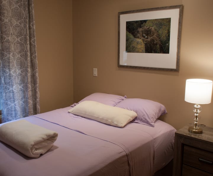 queen bedroom.