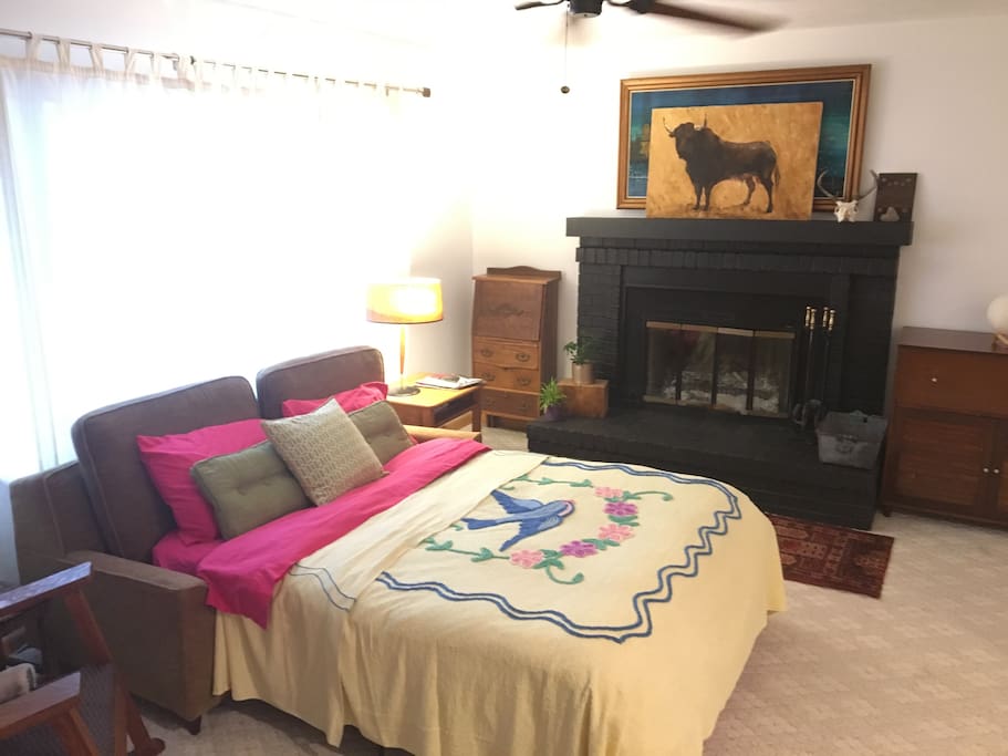 Cozy den pull out for two