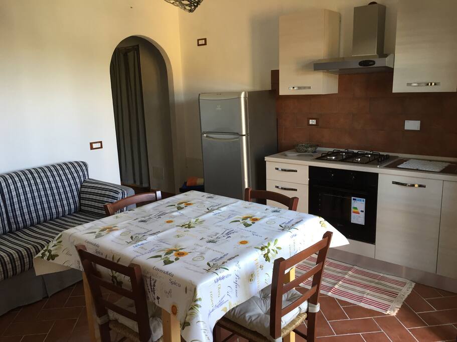 Soggiorno cucina e divano letto