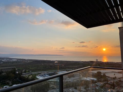 Sea roof apartment Acre Haifa
25th floor
spectacular view