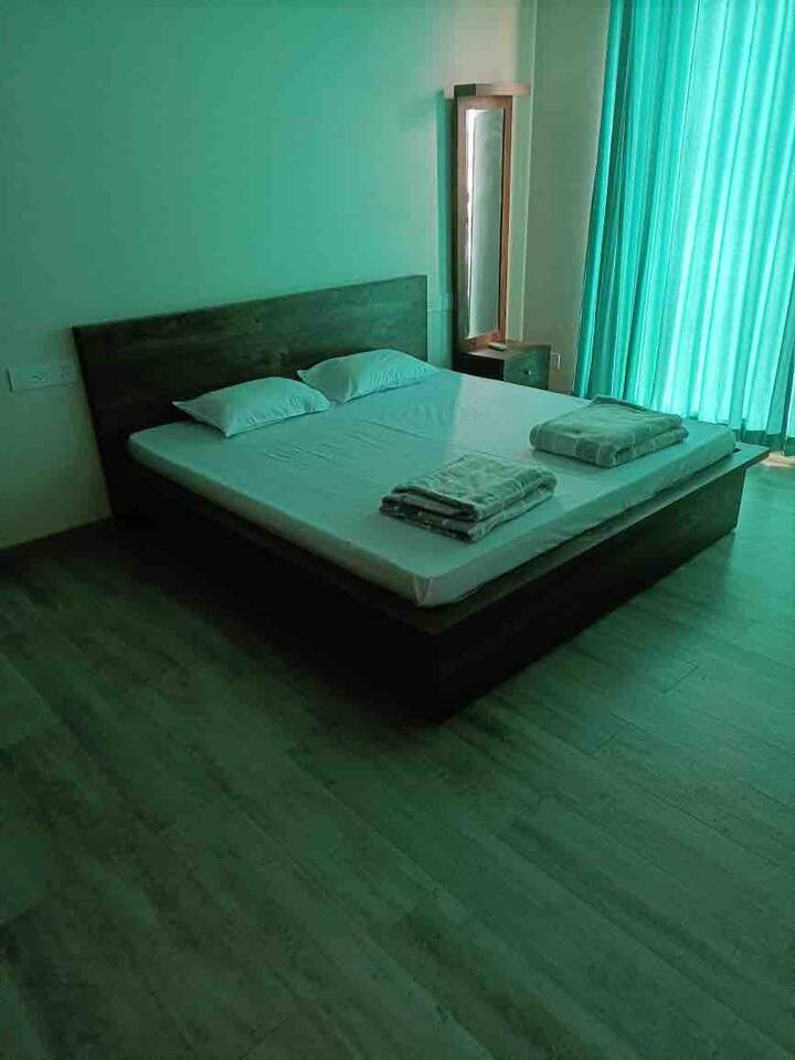 غرفة نوم الطابق الأول 01 