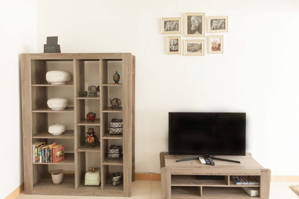 Television cabinet