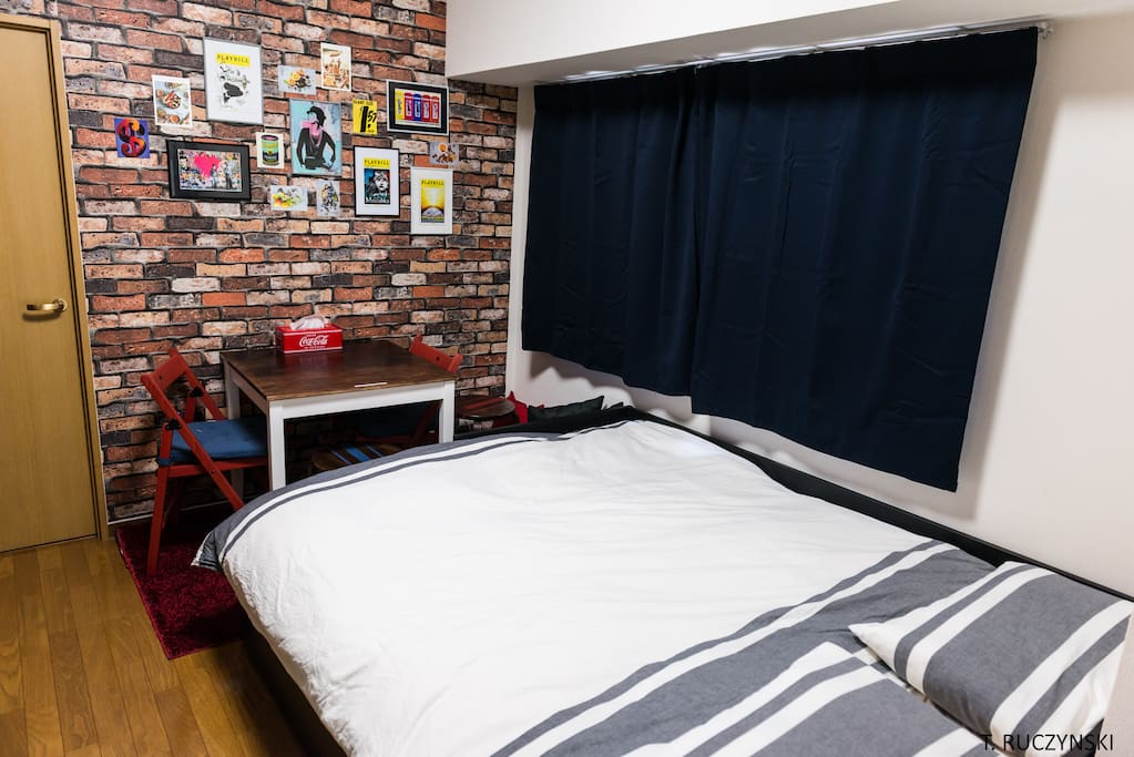 living room's bed can be set up to a 160*200cm bed