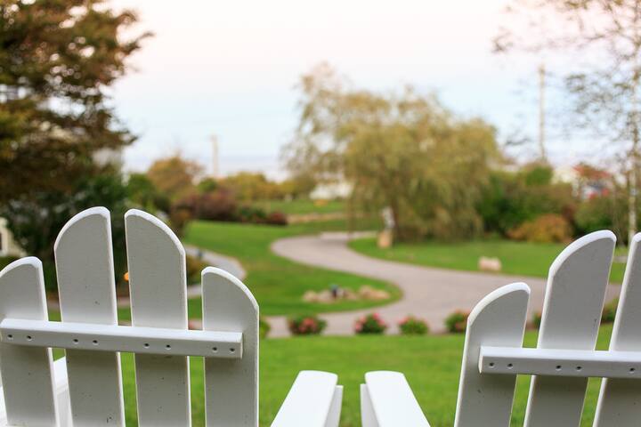 Windrose walk to town & Beach! gallery image 3