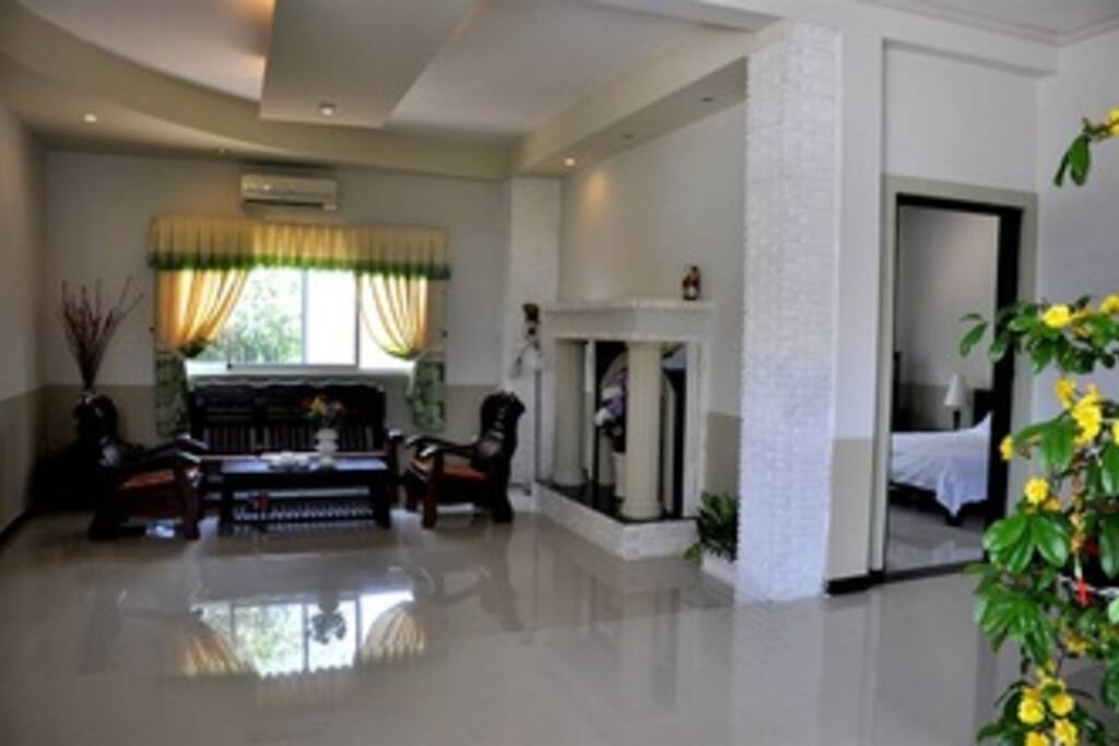 One large 2 rooms suite