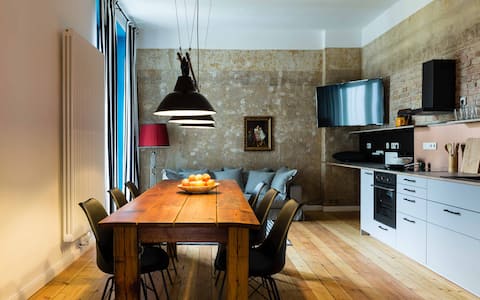 Erfolgreiche Airbnb-Immobilie: 2-Bedroom Deluxe Apartment with Balcony in Prenzlauer Berg