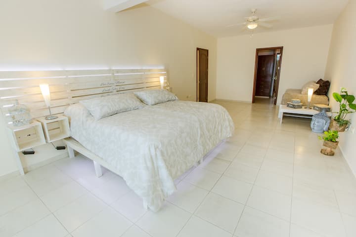 Master Suite 1 Madhësia e Mbretit