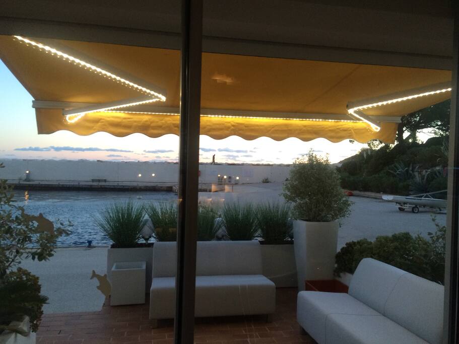 Coucher du soleil dans votre salon