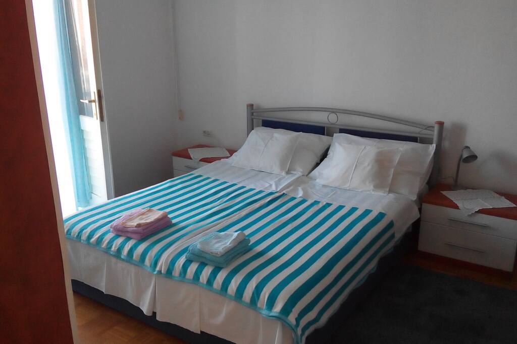 Room1