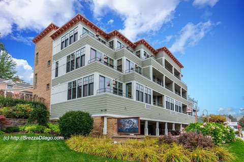 2BD/1BTH - UNIT #6 - Waterfront Best Location