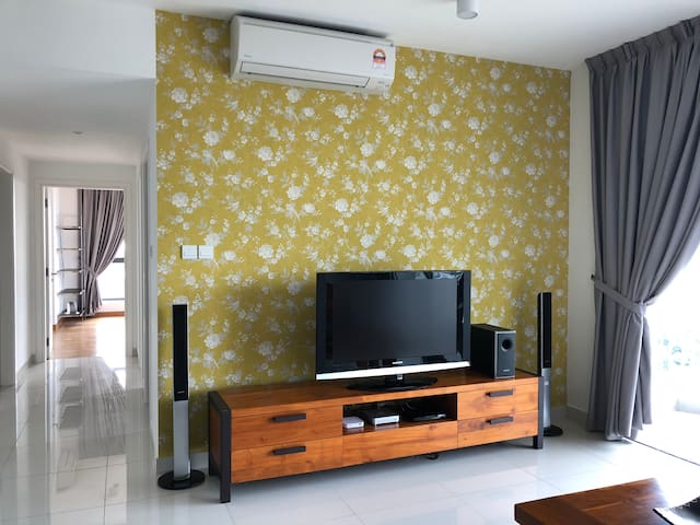 TEEGA — Legoland/Hello Kitty 3BR @ Puteri Harbour