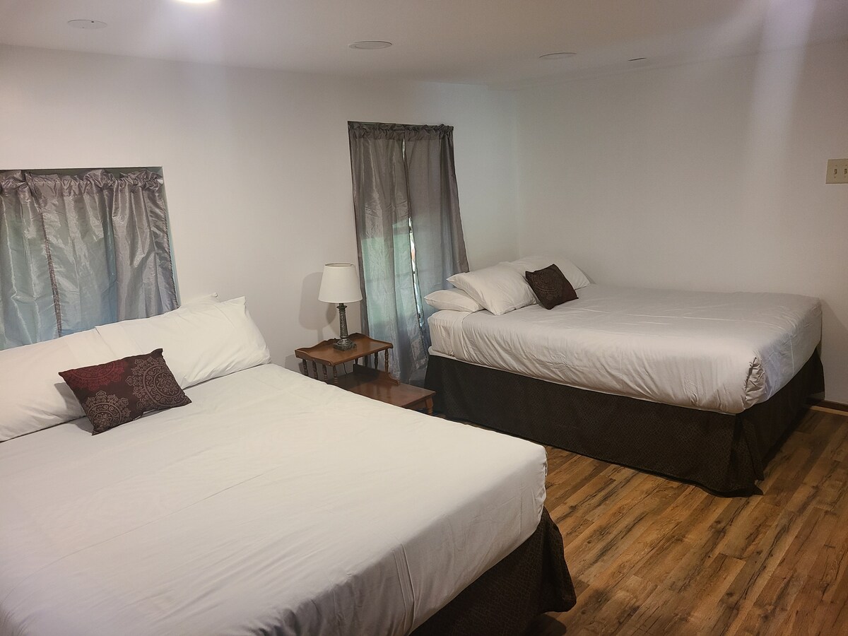 一楼有两张双人床