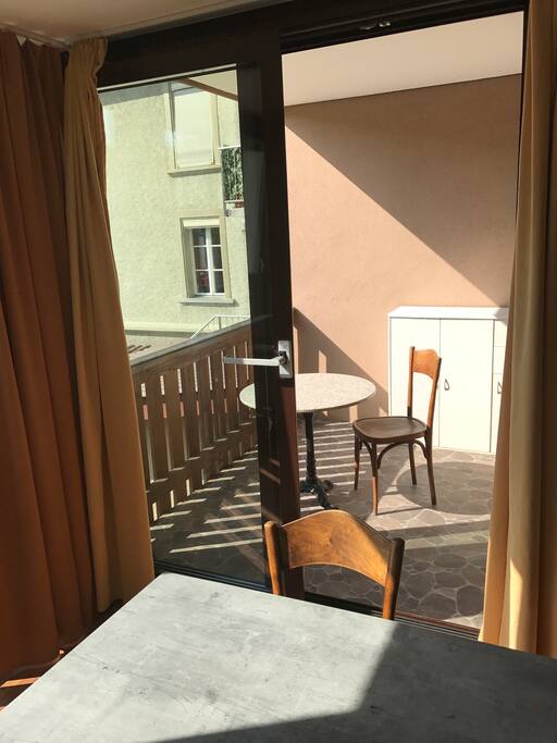 Un balcon ensoleillé