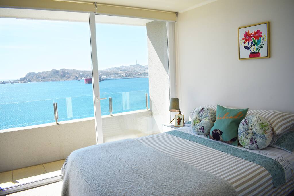 Dormitorio principal. Despertar cada mañana con esta vista te llenará de energía positiva.