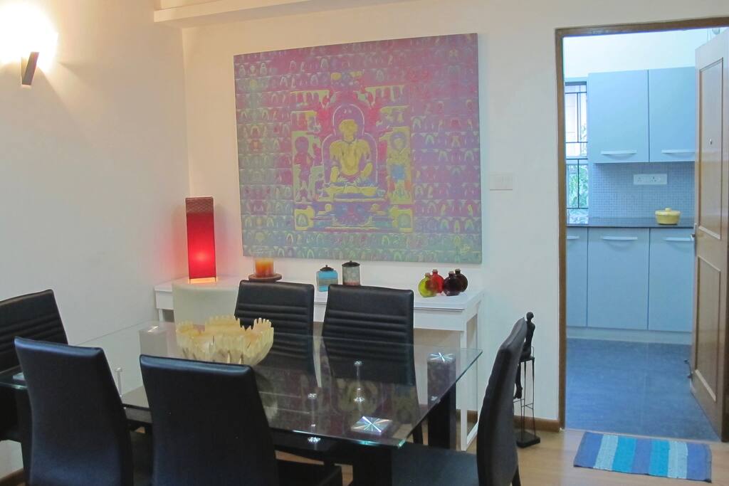 the dining area seats 6 guests