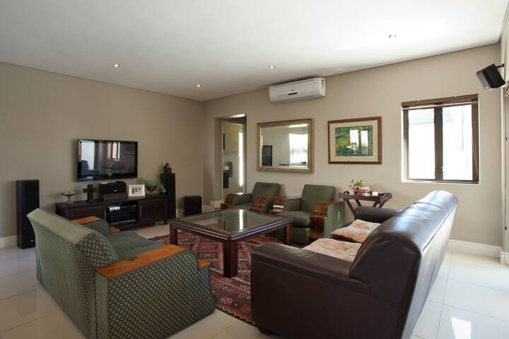 Entertainer & family’s dream! gallery image 3