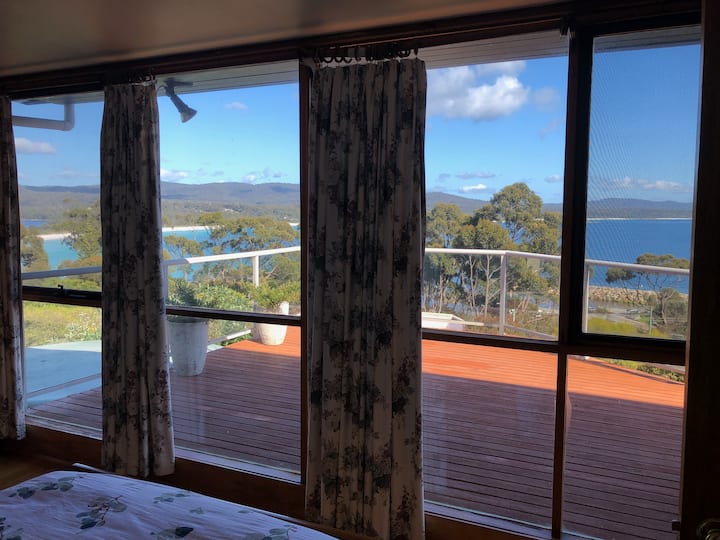 ตื่นขึ้นมาดูวิวจากห้องนอนใหญ่