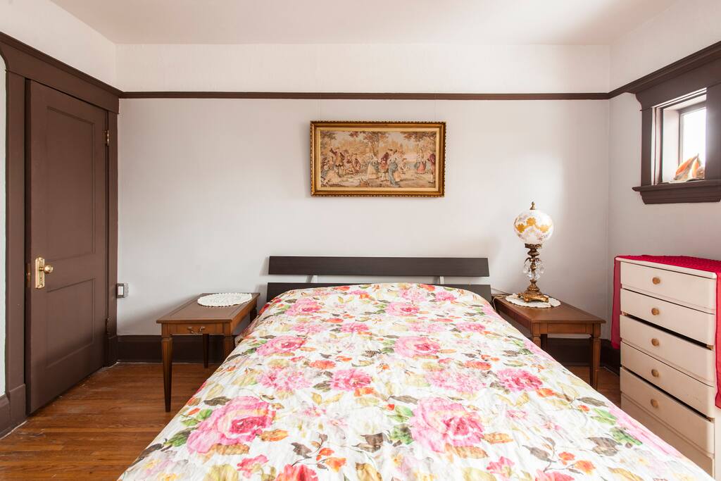 Large bedroom with queen size, comfortable mattress and linens