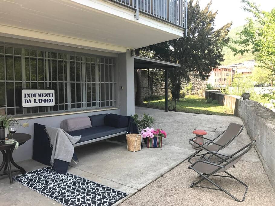 DENIM RELAX CORNER ON THE RIVER