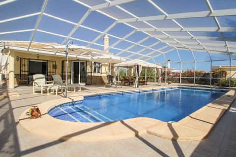 Beautiful Villa 3bd,3bath, Private Screened Pool