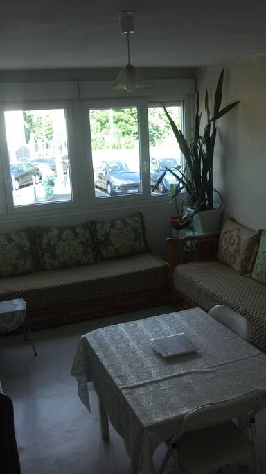 SALON