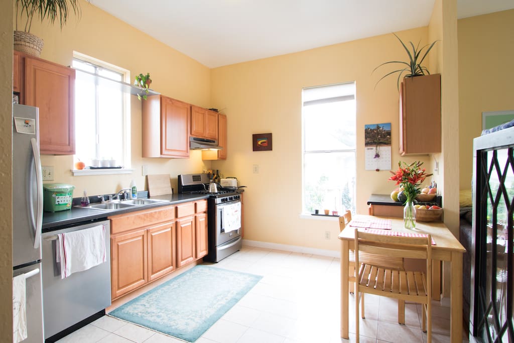 Full kitchen with dishwasher