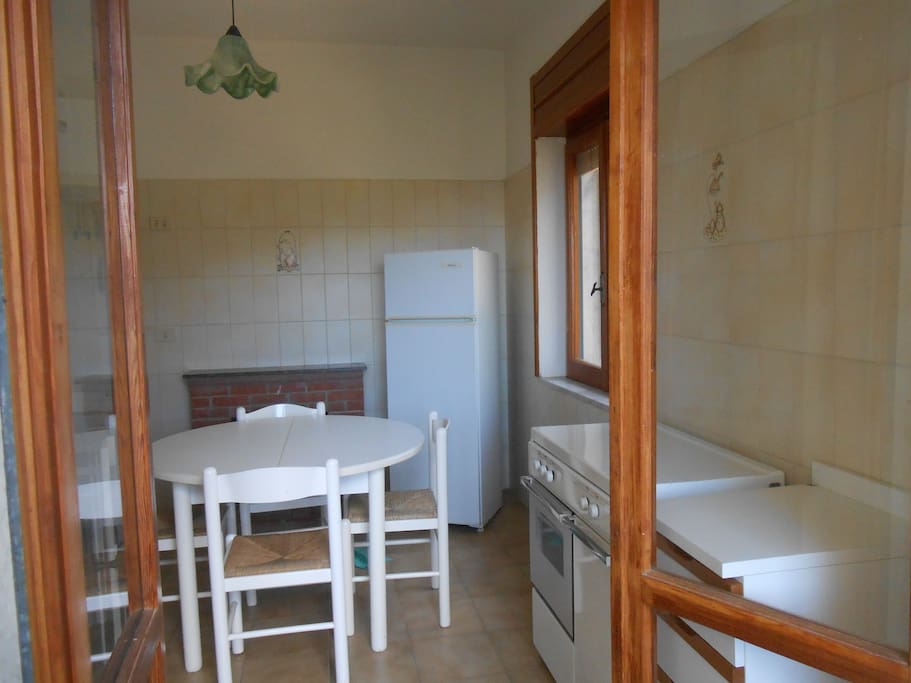 la cucina vista dal balcone