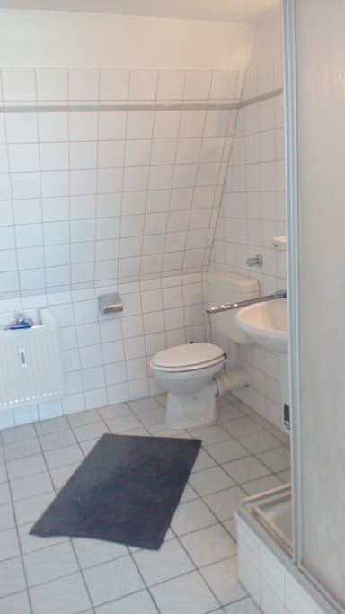 Dusche WC Waschbecken