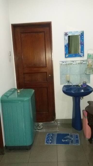 Washing basin and washing machine