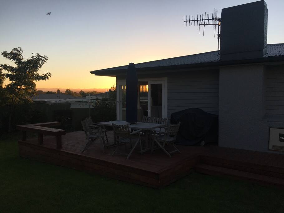 Sunset views looking back to the house. (Views can be seen from dining/ kitchen)