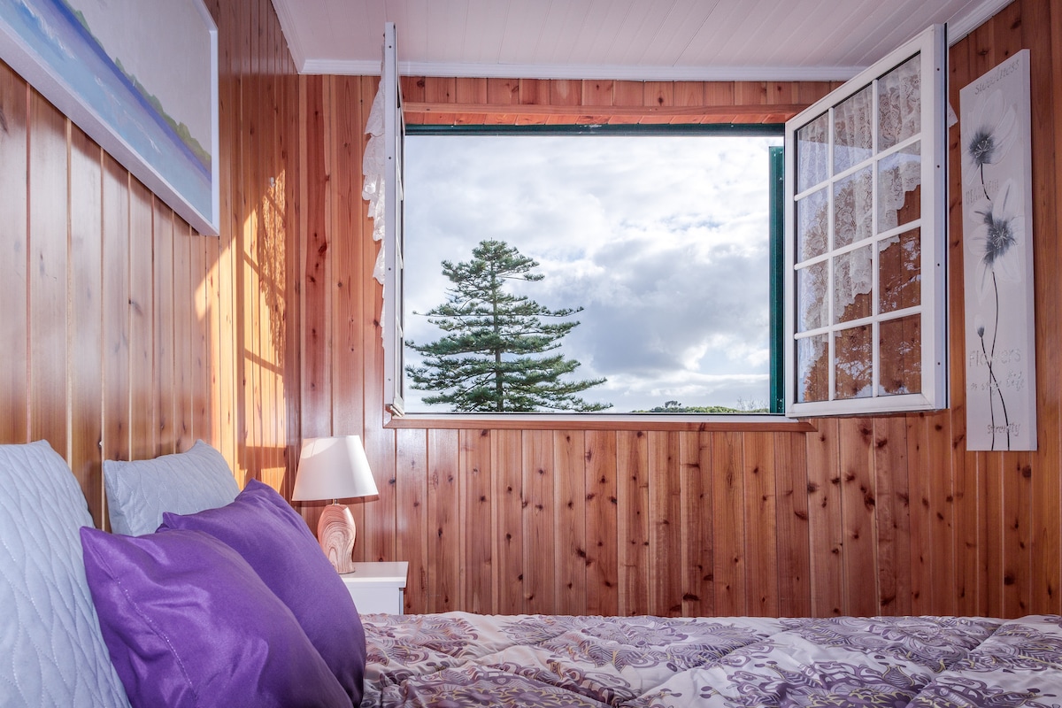 Bedroom with garden view | Room with garden view