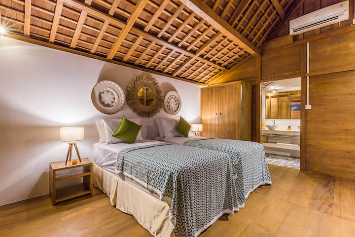 Სად იტევს ელეგანტურობა კომფორტს: ჩვენი საგულდაგულოდ მოწყობილი საძინებელი ვილა