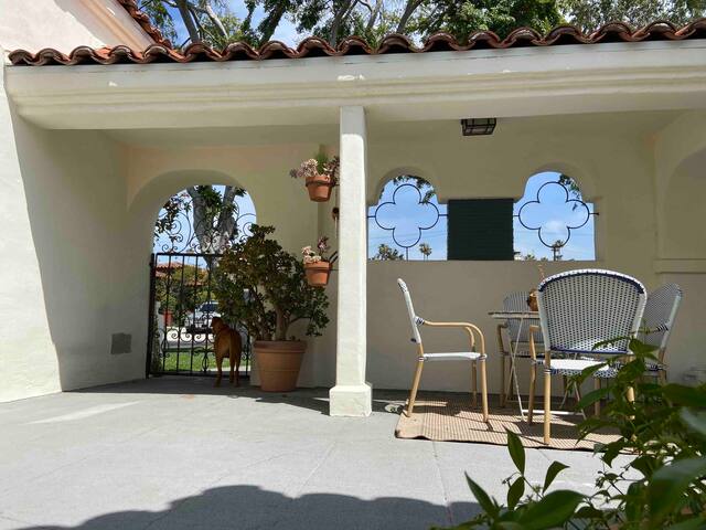 NEW! Classic L.A. Bungalow gallery image 2