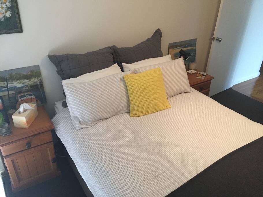 Queen size bed