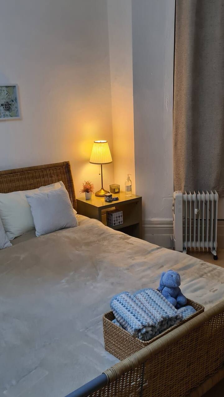 Hammersmith Holiday Rentals & Homes Hammersmith, Hammersmith, United