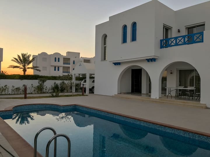 Villa Avec Piscine à Djerba / Villa With Pool - Djerba