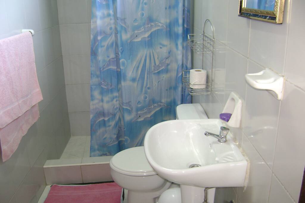 Baño privado con agua fria y caliente