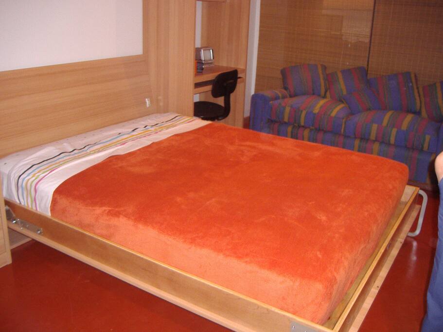 Cama abatible