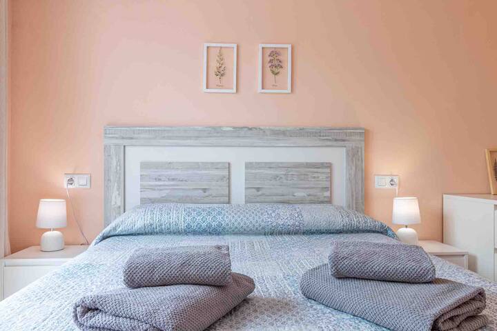 VC Apto Figueres a 10 min del Museo Dali con wifi.