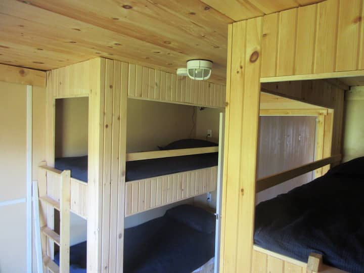 Dobrodružstvá s poschodovou izbou