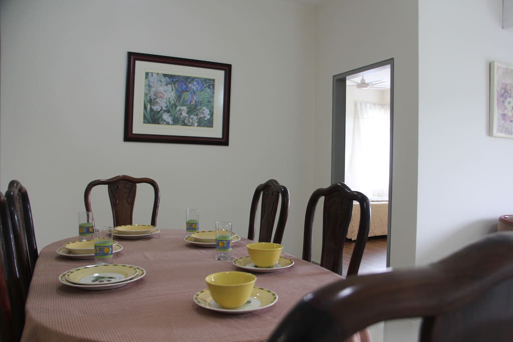 Ruang Makan / Dining Area