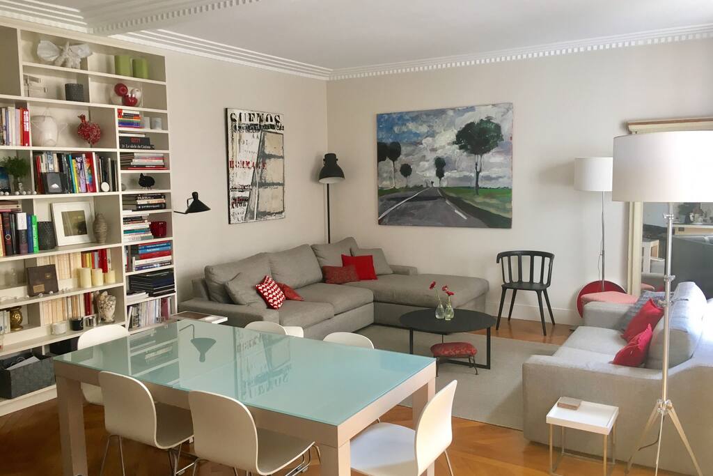 Dining table for 6 in the bright living room