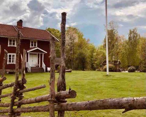 Charming guest house with two apartments in Hulevik