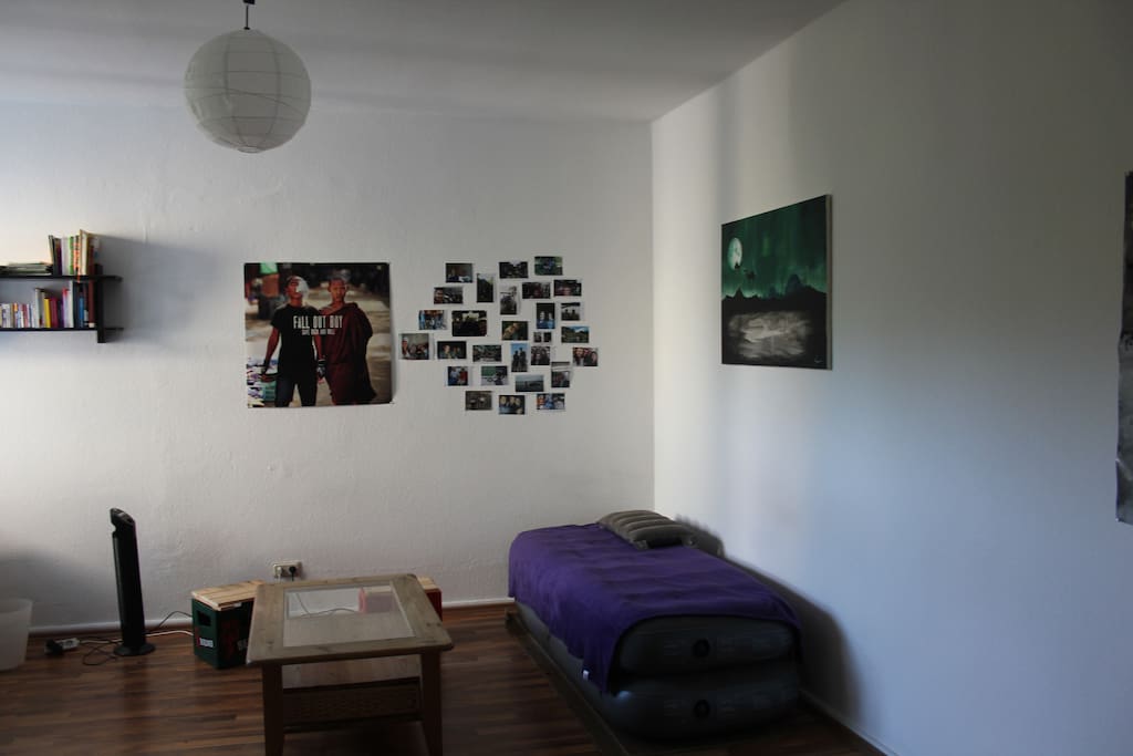 Schlaf-/ Wohnzimmer Foto 2